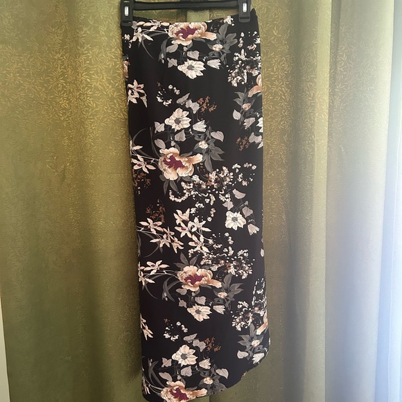 SHEIN Black Floral Maxi Skirt - Picture 2 of 3